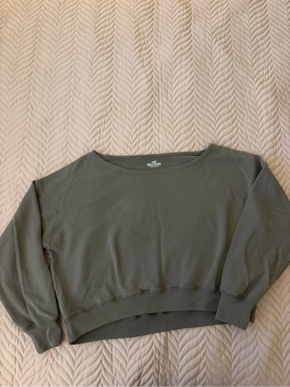 Hollister Oversized Olive Green Sweatshirt Women’s Size L Soft Casual - Picture 1 of 6